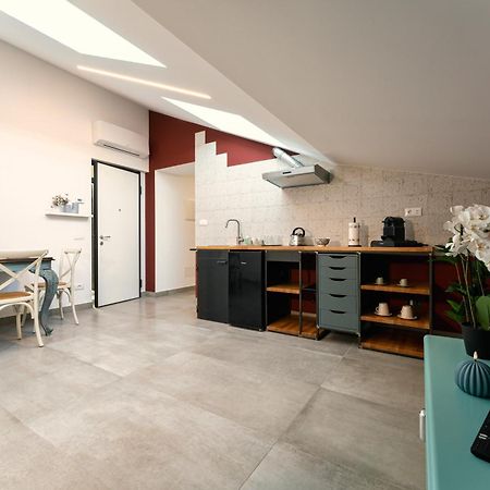 Residence La Corte - Mansarda 7 Novara Exteriör bild